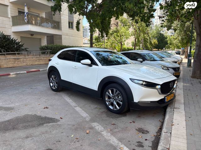 מודעת רכב מאזדה CX-30 2