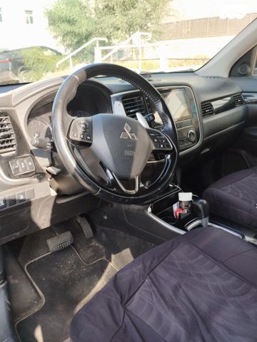 מיצובישי אאוטלנדר