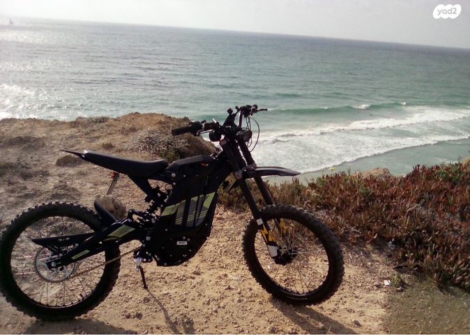 מודעת רכב סורון Light Bee X