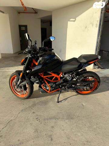 KTM Naked Duke 390