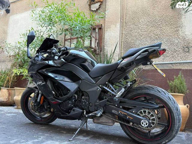 קאוואסאקי Z1000SX