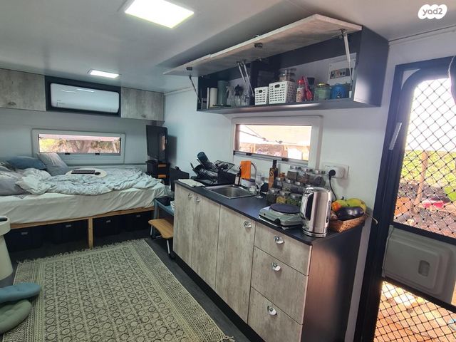 מודעת רכב נגרר (קראוון נגרר)