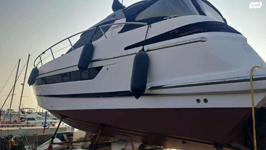 יאכטות - סירות מנוע