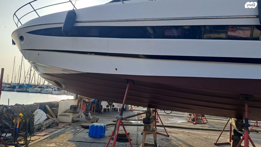 יאכטות - סירות מנוע