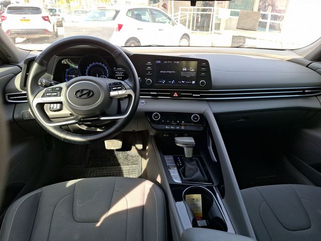 יונדאי אלנטרה