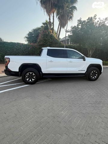 ג'י.אם.סי סיירה EV  