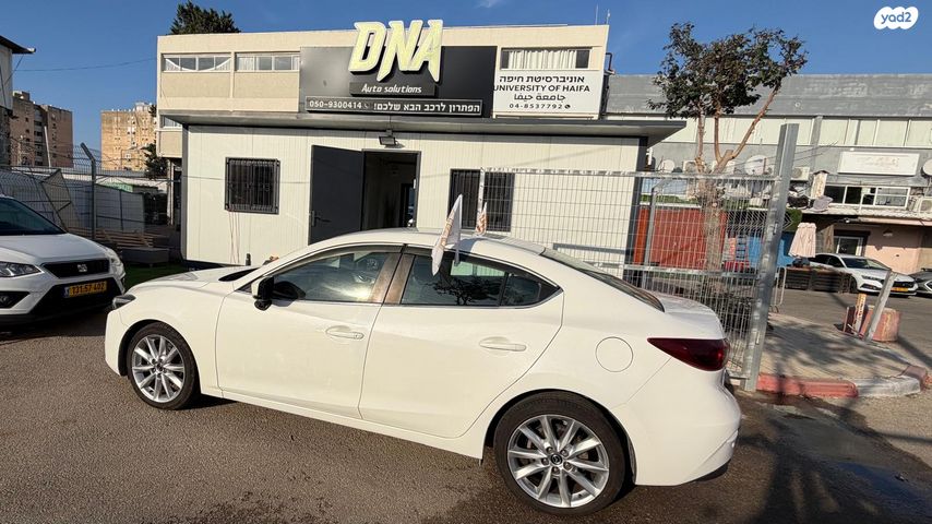 מודעת רכב מאזדה 3