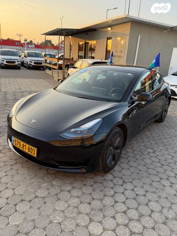 מודעת רכב טסלה מודל 3