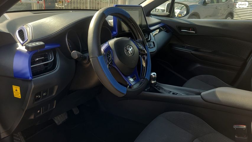 טויוטה C-HR