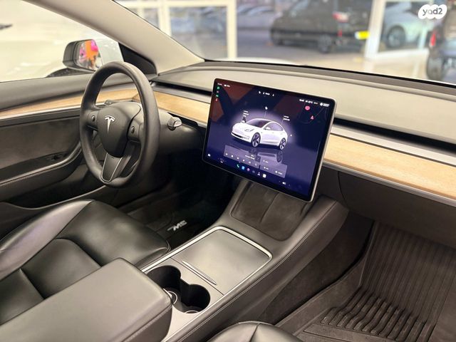 טסלה מודל 3