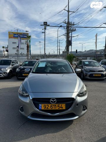 מודעת רכב מאזדה 2