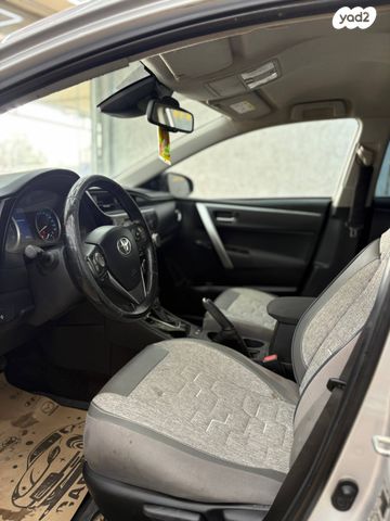 טויוטה קורולה