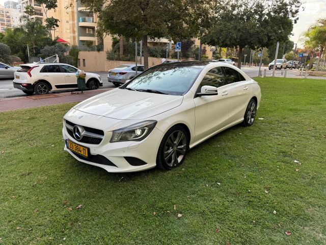 מודעת רכב מרצדס-בנץ CLA