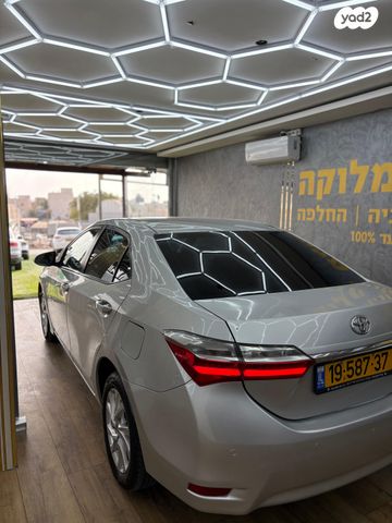 טויוטה קורולה