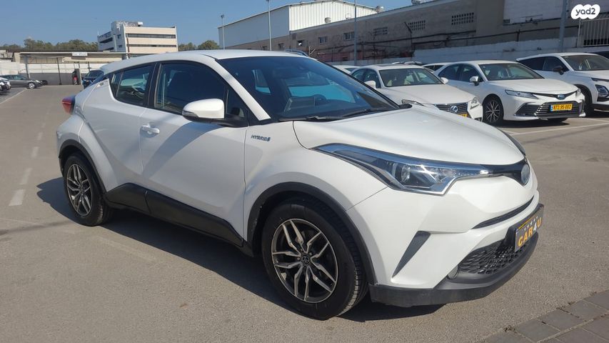 מודעת רכב טויוטה C-HR