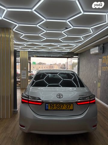 טויוטה קורולה