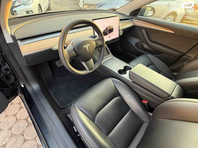 טסלה מודל 3