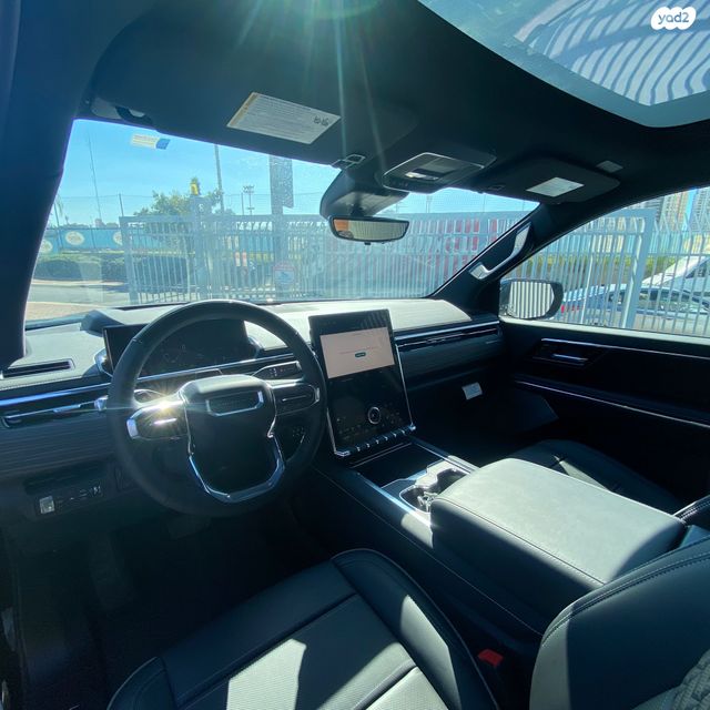 ג'י.אם.סי סיירה EV