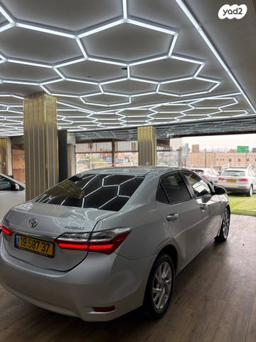 טויוטה קורולה
