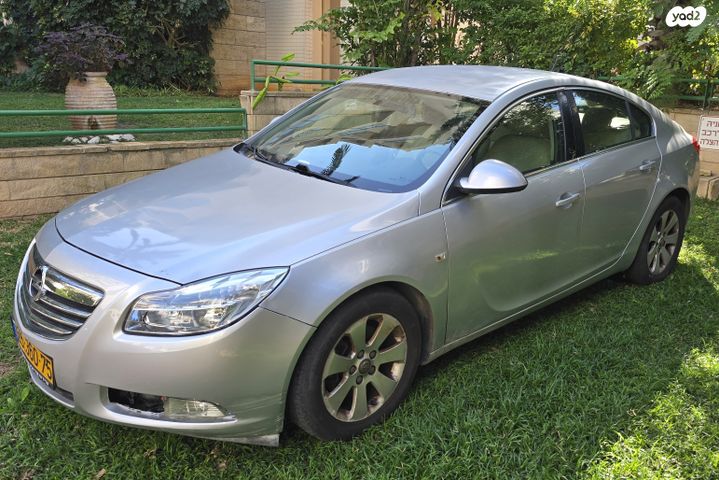 מודעת רכב אופל אינסיגניה