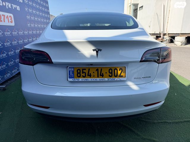 טסלה מודל 3