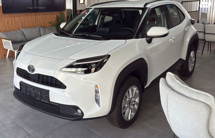 מודעת רכב טויוטה יאריס קרוס