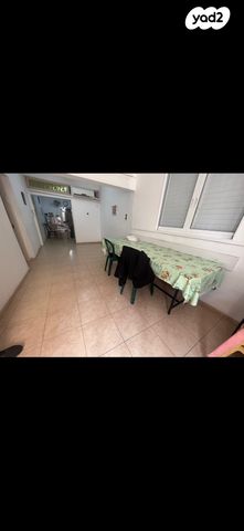 דירת גן, טרומפלדור 22, בית וקאנטרי, גיורא יוספטל, גבעת שמואל