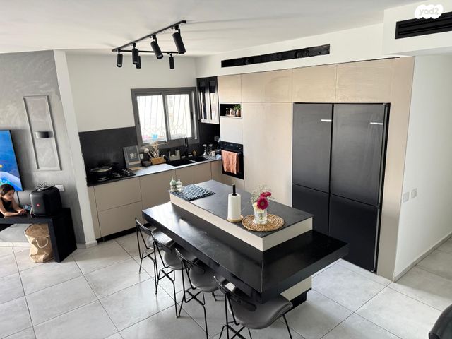 דירה, הרבי מלובאוויטש 26, השחר, דימונה