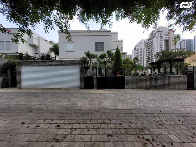 דו משפחתי, אנצילביץ' 18, שאר העיר, הוד השרון