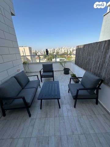 גג/ פנטהאוז, פלמ"ח 5, אבני חן, רחובות