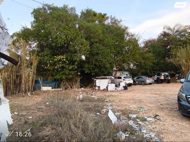 מגרשים, העמקים 49, מרכז הישוב, גני תקווה