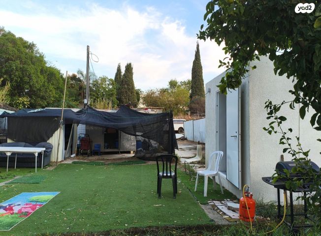 מגרשים, העמקים 49, מרכז הישוב, גני תקווה