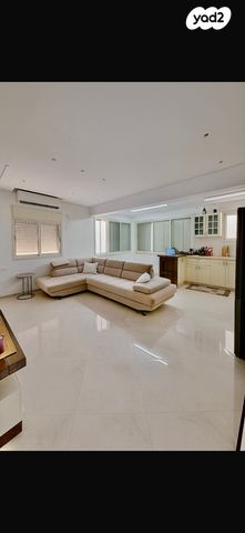 אל מותנבי 11