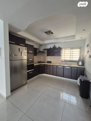 דירה, אסתר המלכה 72, האבות, שחמון, רובע 10, אילת