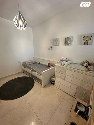 גג/ פנטהאוז, פלמ"ח 5, אבני חן, רחובות