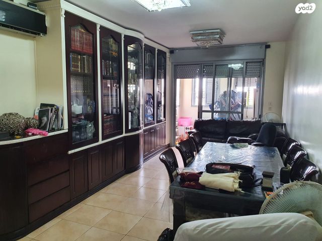 דירה, הרב יעקב לנדא 8, הפועל המזרחי ג', שיכון ג', בני ברק