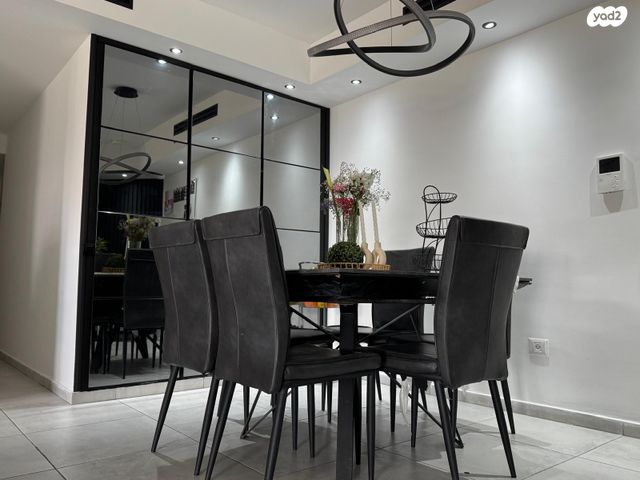 דירה, הרבי מלובאוויטש 26, השחר, דימונה