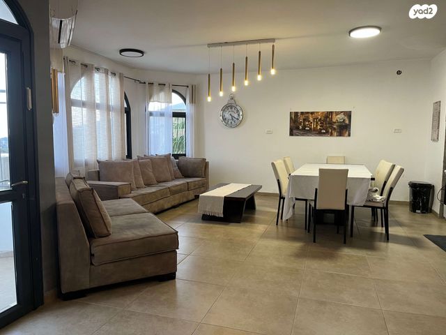 תיירות ונופש, השיטה 8, שאר העיר, חצור הגלילית