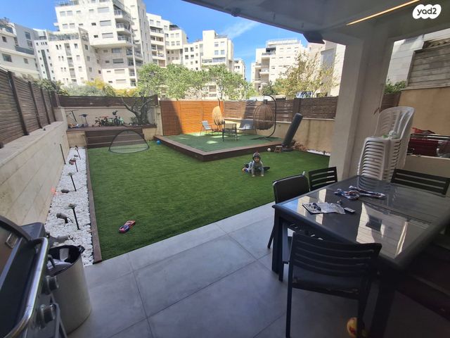 דירת גן, ארתור רובינשטיין 15, הגוש הגדול, רמת אביב החדשה, נופי ים, תל אביב יפו