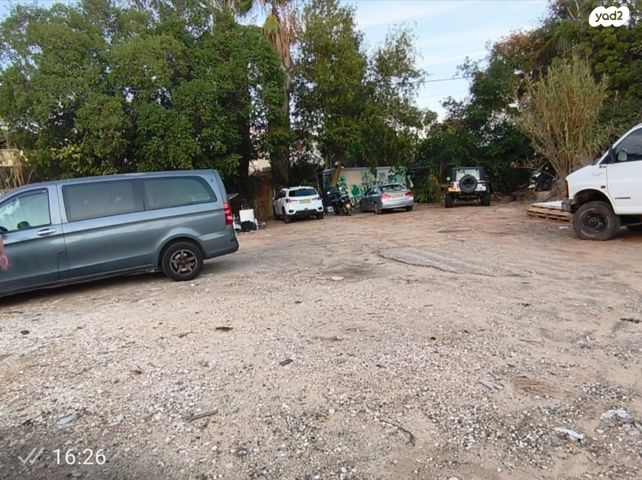 מגרשים, העמקים 49, מרכז הישוב, גני תקווה