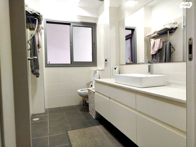 דירה, ז'בוטינסקי 7, בן גוריון, אזור