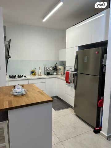 גג/ פנטהאוז, פלמ"ח 5, אבני חן, רחובות