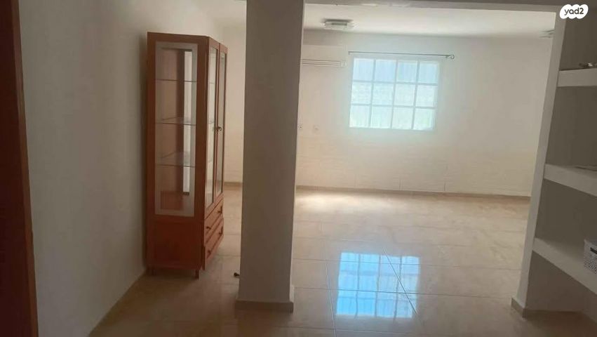 דירת גן, דן 14, שיכון ה', קרית שמונה