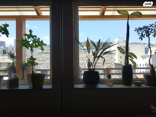 גג/ פנטהאוז, דרך יפו 38, שער פלמר, תחנת רכבת השמונה, חיפה