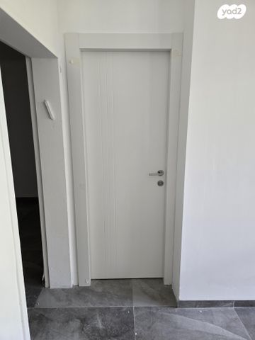 דירת גן, חנה סנש 22, שיכון ד, טבריה