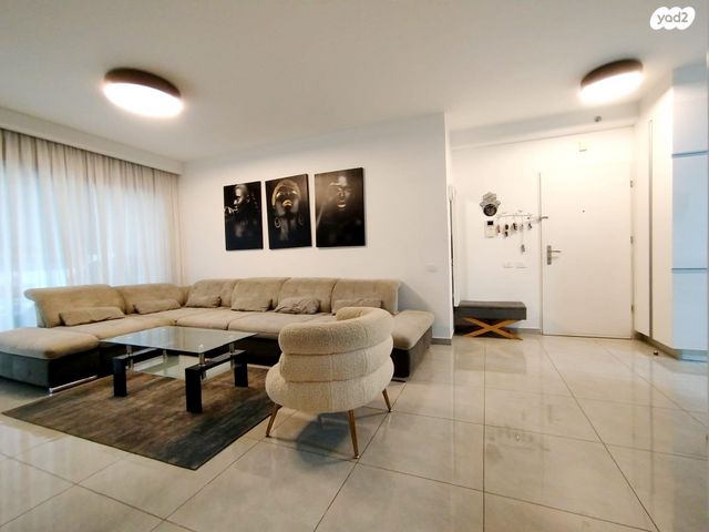 דירה, ז'בוטינסקי 7, בן גוריון, אזור