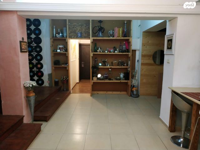 גג/ פנטהאוז, דרך יפו 38, שער פלמר, תחנת רכבת השמונה, חיפה