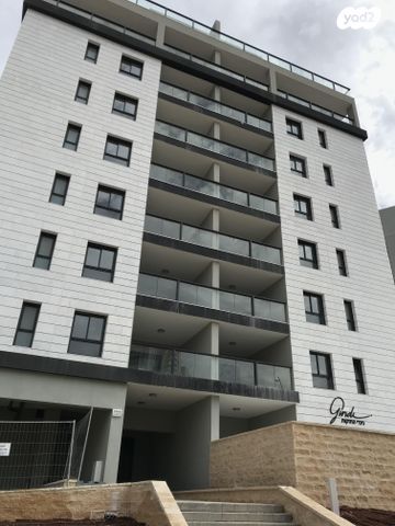 נתן אלתרמן 3