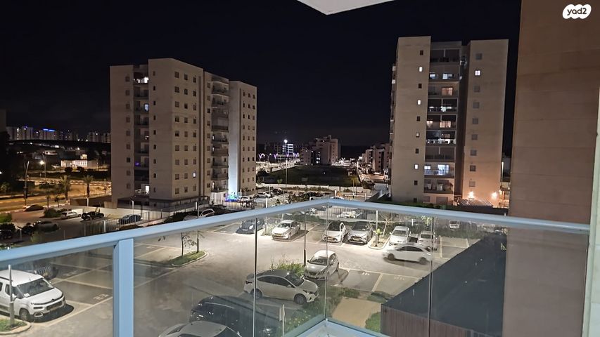 הרב עובדיה יוסף 82