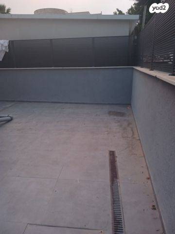 דירת גן, ירושלים 1, גבעת אוסישקין, נהריה